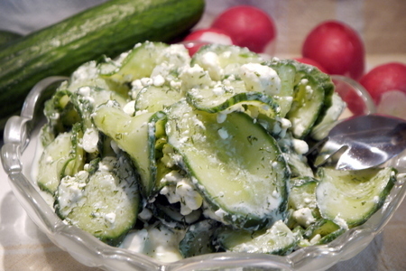 Фото к рецепту: Огуречный салат с фетой