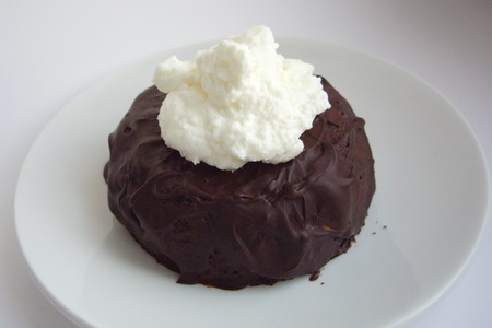 Фото к рецепту: Шоколадные пирожные в свч без муки