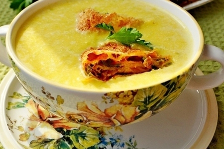 Фото к рецепту: Крем-суп из тыквы с сырными рулетиками