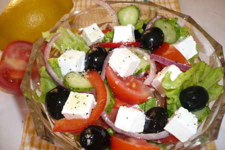 Фото к рецепту: Салат "греческий" 