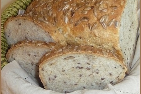 Отрубной хлеб с семенами и другие добавки для пшеничного хлеба