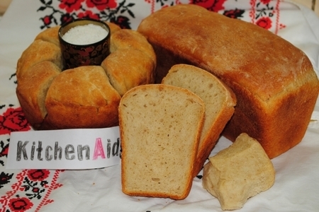 Фото к рецепту:  хлеб и канышы для kitchenaid по рецепту моей бабушки