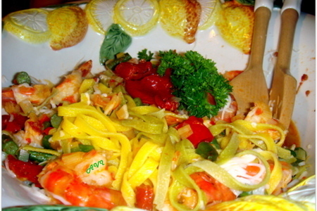 Фото к рецепту: Паста с креветками и зеленой фасолью