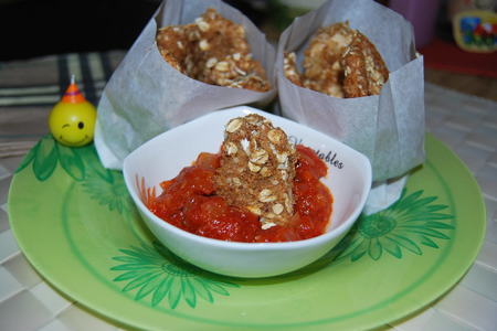 Фото к рецепту: Куриные наггетсы с томатным соусом