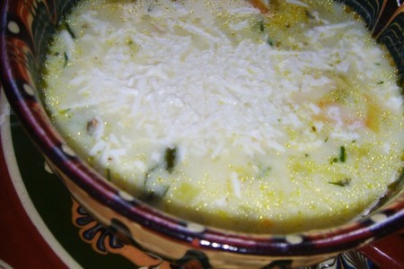 Фото к рецепту: Постный суп из лука-порея с брынзой (празена чорба със сирене)