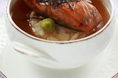 Отя-дзуке // рис с зеленым чаем и лососем