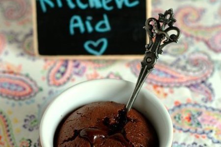 Фото к рецепту: Шоколадное пирожное с жидкой начинкой от парижской школы "ritz"