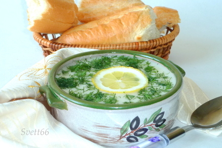 Фото к рецепту: Греческий рисовый суп авголемоно