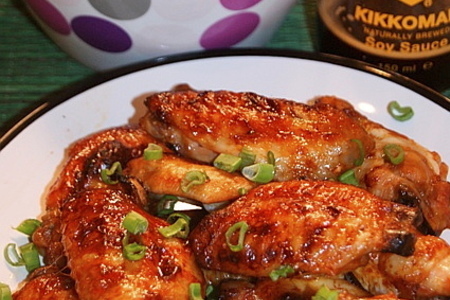 Фото к рецепту: Чесночные крылышки срирача с баклажанами сычуань- ужин по-китайски