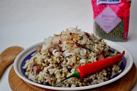 Фото к рецепту: Ароматная каша с машем,рисом и мясом или обедаем с "мистраль"!
