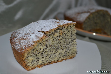 Фото к рецепту: Кукурузный пирог с маком (постный)