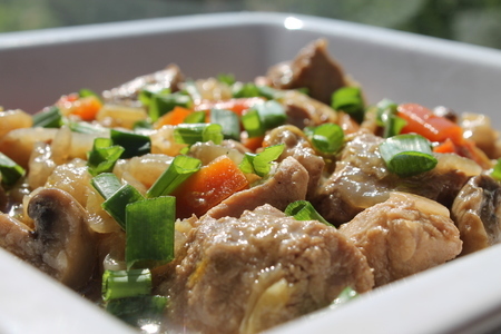 Фото к рецепту: Свинина с овощами в кисло-сладком соусе