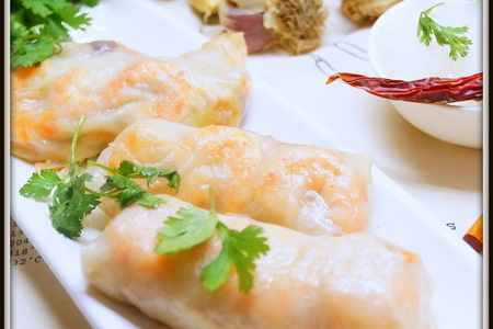 Фото к рецепту: Вьетнамский нэм. рулетики из рисовой бумаги с креветками и омлетом.