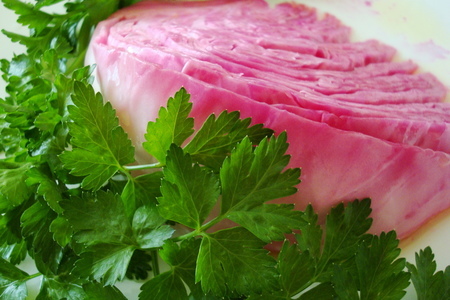 Фото к рецепту: Капуста маринованная "розовый фламинго"