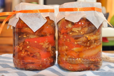 Фото к рецепту: Баклажаны с помидорами и перцем