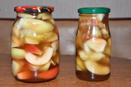 Фото к рецепту: Яблоки в сиропе на зиму