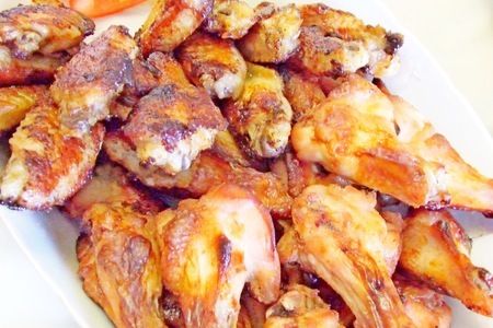 Фото к рецепту: Куриные крылышки в кефирном маринаде. два способа приготовления.