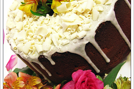 Фото к рецепту: Шоколадно-лаймовый кекс с сердечком внутри "сладкое признание" (дуэль)