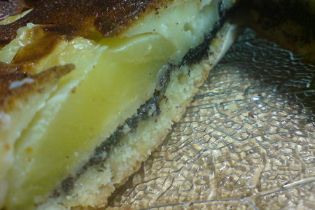 Фото к рецепту: Пирог с грушами и маком под сметанной заливкой