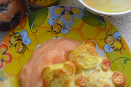 Фото к рецепту: Суп "дружба",картофельное пюре,запеканка из капусты и компот (идеальный обед за 60 мин.)