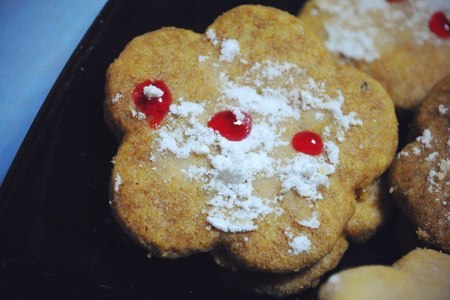 Фото к рецепту: Ароматное печенье с семолиной