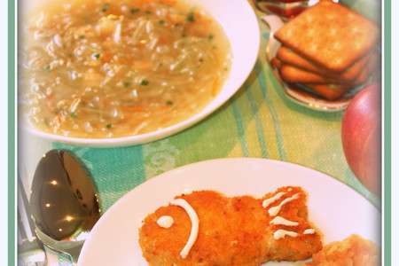 Фото к рецепту: Суп с капустой, рыбные котлеты, картофельно-морковное пюре, компот (идеальный обед за 60 минут)