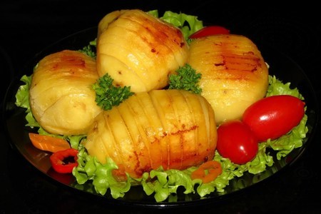 Фото к рецепту: Картофель печеный  (тест-драйв)
