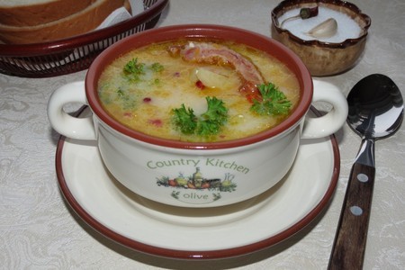 Фото к рецепту: Сырный суп с копченостями 