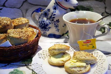 Фото к рецепту: Ржаные сконы - английские булочки к чаю?, а может как основа для канапе?