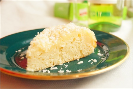 Фото к рецепту: Восхитительный кокосовый пирог в мультиварке. тест-драйв
