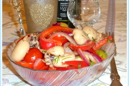 Фото к рецепту: Салат с мини-кальмарчиками