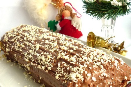 Фото к рецепту: Торт "шоколадное рождественское полено"