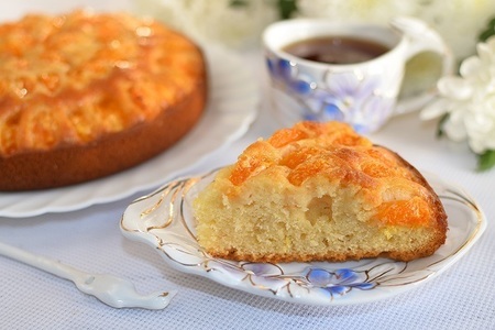 Фото к рецепту: Пирог с мандаринами "солнечный" 