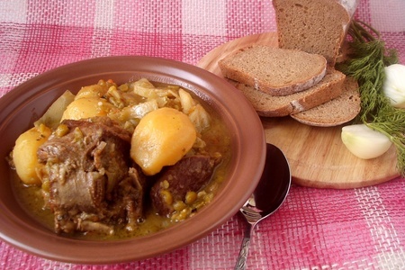 Фото к рецепту: Ирландское рагу с бараниной по-деревенски.