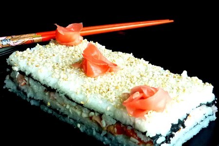 Фото к рецепту: Суши-торт