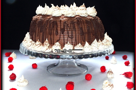 Фото к рецепту: Торт шоколадно-кофейный с безе