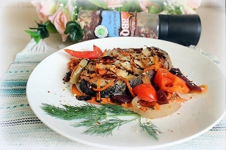 Фото к рецепту: Запеченные стейки сайды с овощами