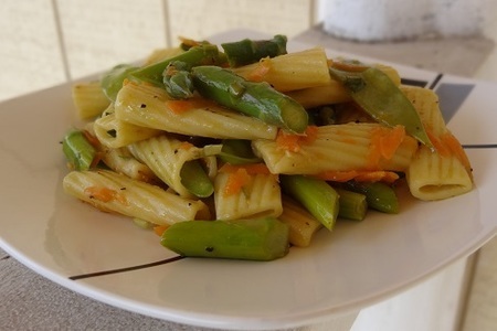 Фото к рецепту: Паста пенне с овощами