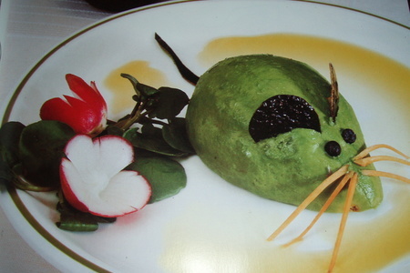Фото к рецепту: Мышка из авокадо