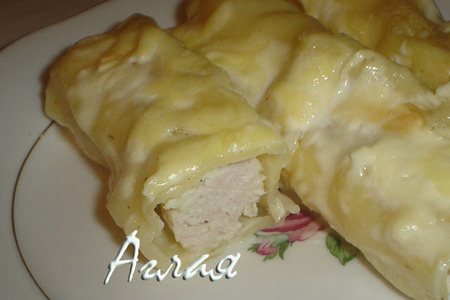 Фото к рецепту: Каннеллони с курицей и сыром