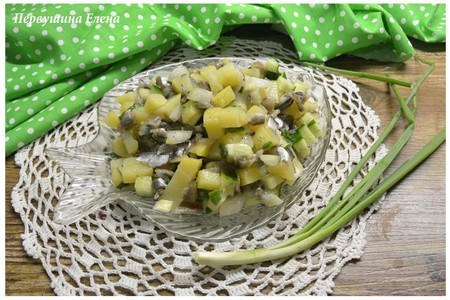 Фото к рецепту: Салат "сезон хамсы" с оливками 