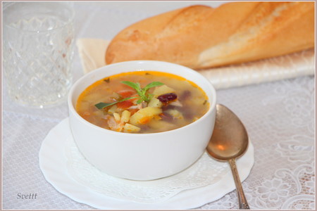 Фото к рецепту: Овощной суп (по мотивам знаменитого французского "писту")