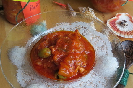 Фото к рецепту: Пресервы из скумбрии в томатном соусе с оливками и тыквой «чего хотят женщины?»