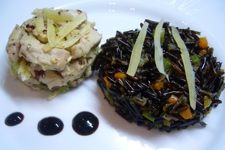 Фото к рецепту: Куриный салат с черным рисом