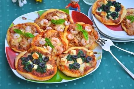 Фото к рецепту: Пиццетты рыбные и овощные 
