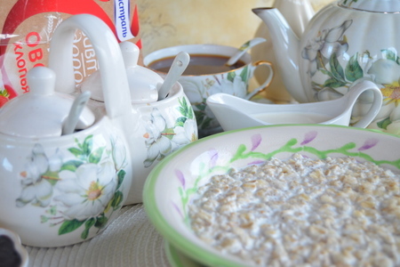 Фото к рецепту: Porridge - порридж,  традиционная английская овсянка  на завтрак.