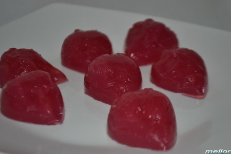 Фото к рецепту: Мармелад из клюквенного морса на агар-агаре