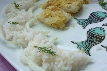 Фото к рецепту: Рыба в кокосовом кляре с рисом за 25 минут