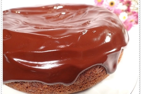 Фото к рецепту: Шоколадно-ореховый пирог с "нутеллой" в мультиварке
