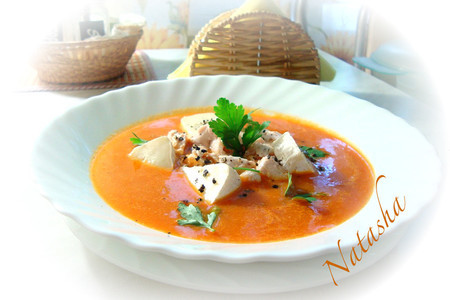 Фото к рецепту: Томатный суп с сыром дор-блю.